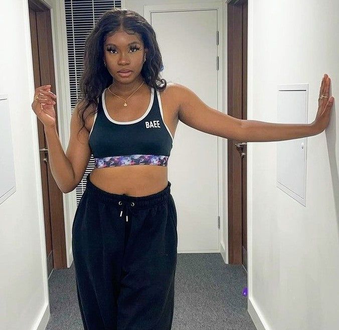 Crop top black and pattern edges