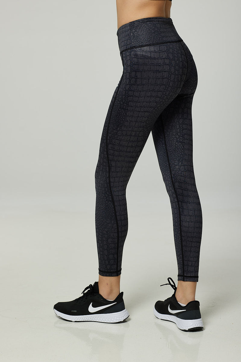 Lululemon Align Pant 25” Emboss Black  Neon leggings, Lululemon align  pant, Black patterned leggings