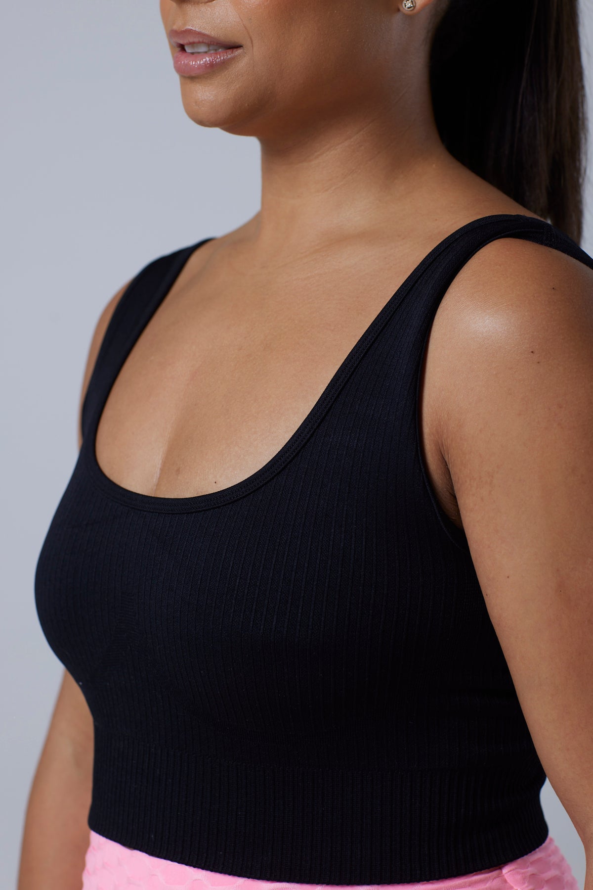 Black Ribbed Seamless Sports Bra